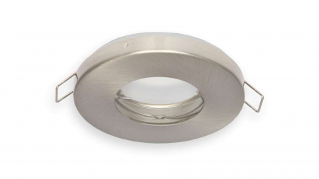 Light fixture with increased water resistance round satyna