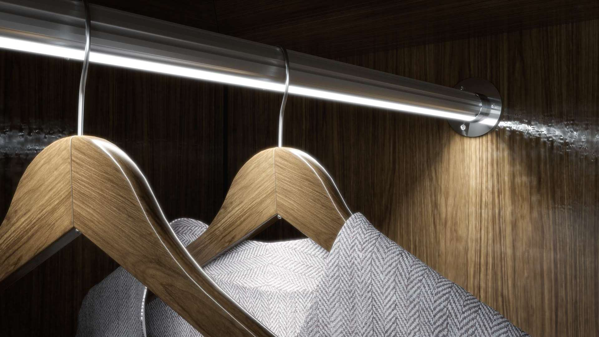 Lumines profile type Cosmo lacquered white, 3 m