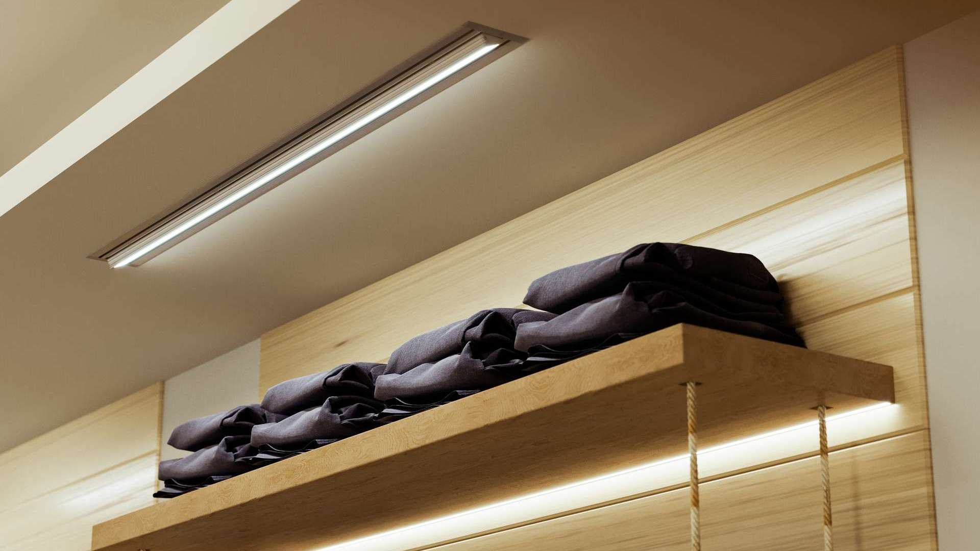 Lumines profile type Talia M4 lacquered black, 3 m